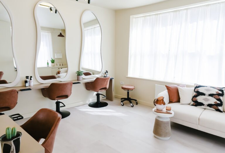 5 Reasons Why Choosing a Local Independent Salon is Better for Your Hair